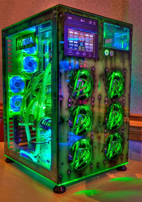 Glowing Gaming Pc For A Good Cause Casemod Technabob