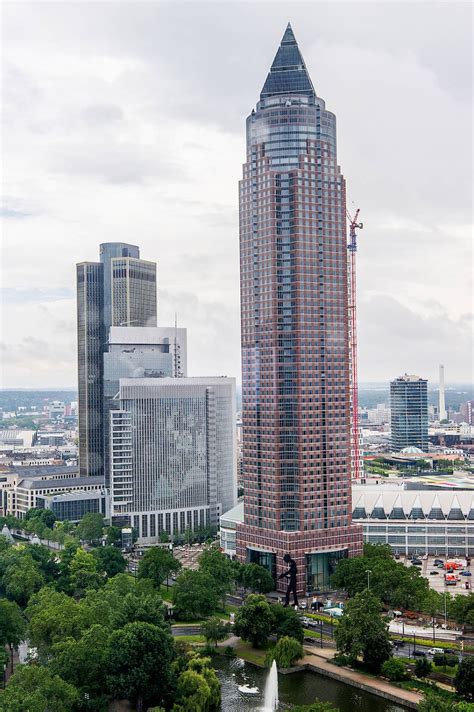 Bilderstrecke Zu Messeturm Frankfurt Das Hochhaus Hat Ein Neues