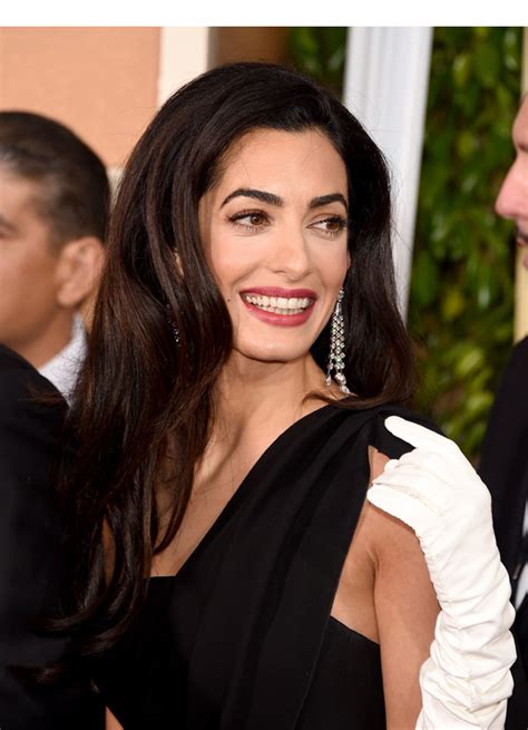 Pics Amal Clooney‘s Golden Globe Awards Look — Loose Waves In Hair