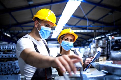 Trabajadores Industriales Empresa Metalurgica Operarios De Despacho