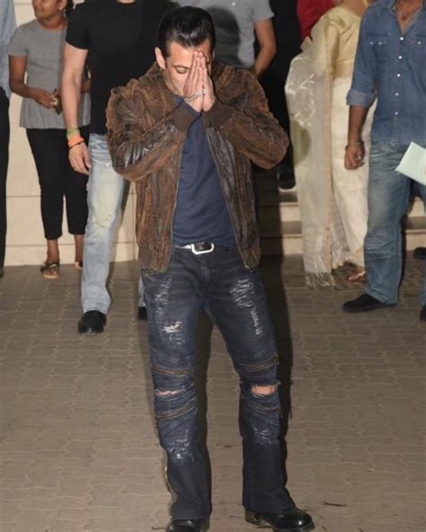 mumbai mumbai media wishes salman khan on his 54th birthday actor poses for pics with them