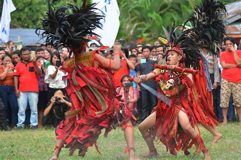 Tari Kabasaran Tarian Perang Minahasa Yang Kini Digunakan Untuk