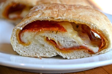 Easy And Cheesy Pepperoni Rolls Really Good New Music From Mast I