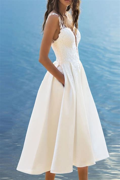 Elegant White Lace Sleeveless Midi Dress Perfect For Summer Beach Parties