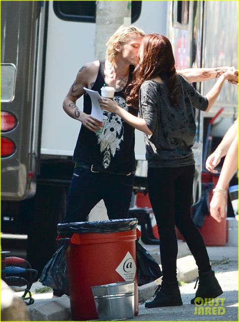 Lily Collins And Jamie Campbell Bower Kiss On Mortal Instruments Set
