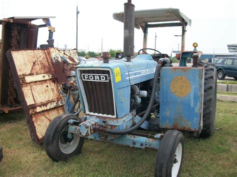 1983 Ford 5600 Tractor