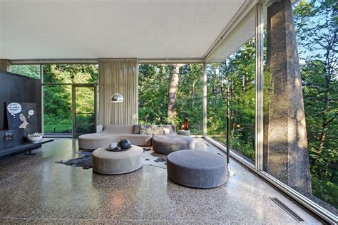Own This Remarkable Midcentury Glass House South Of Chicago For 749k Glass House Modern