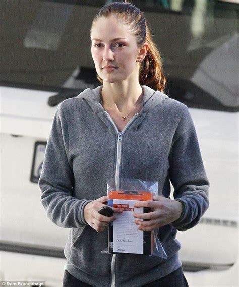 Minka Kelly Proves She Is Naturally Stunning As She Leaves The Gym Make