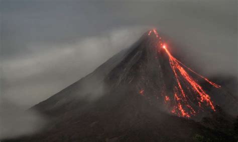 Top 10 Volcanoes In The World Volcano Sightseeing Times Of India Travel