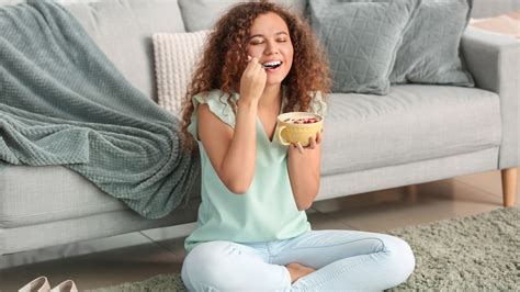 Why Sitting On Floor And Eating Food Is Good For Us