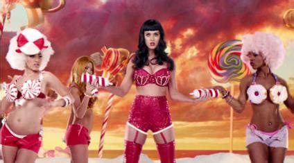 Official music video for california gurls by katy perry & snoop dogg in hd.sorry, i had to raise the pitch and mirror a few parts a bit or else youtube. File:Katy Perry California Gurls.jpg - Wikipedia