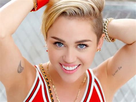 Miley Cyrus Hq Wallpapers Miley Cyrus Wallpapers 18098 Oneindia