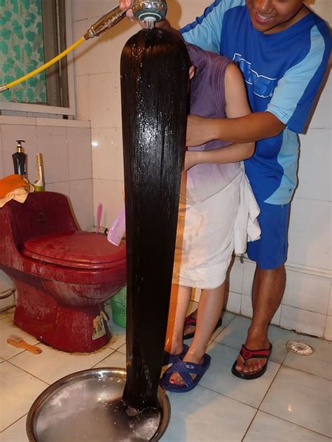 How you wash your hair plays a very important step to maintaining healthy and beautiful long hair. Longhair washing - a gallery on Flickr