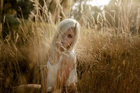 Wallpaper Face Sunlight Women Outdoors Model Blonde Depth Of Field White Tops Freckles