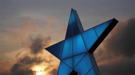 Save The Star Fundraiser To Preserve Local Icon