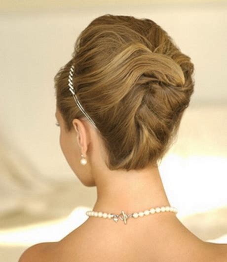 Hairstyles for long hair are really popular right now. Simple elegant hairstyles for long hair