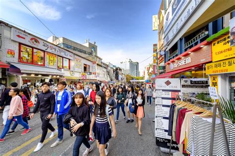 Hongdae Shopping Street Korea Editorial Stock Image Image Of Asian