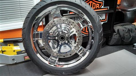 18 Harley Airstrike Chrome Front Wheel With New Tire Harley Davidson