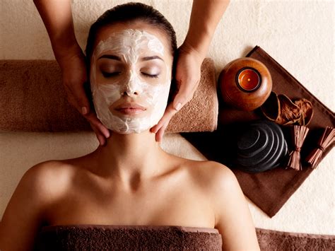 10 Tips To Stage A Spa Treatment At Home - Women Fitness