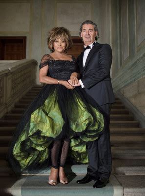 Tina Turner S A Casatorit Din Nou La 73 De Ani Amelie Ro