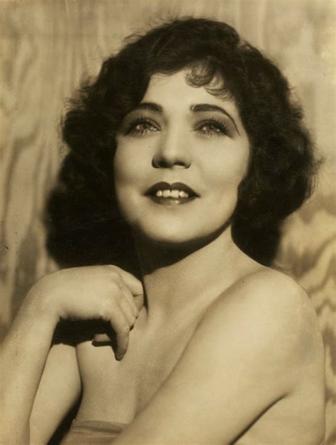 French Silent Film Beauty 40 Glamorous Photos Of Renée Adorée In The 1920s Vintage News Daily