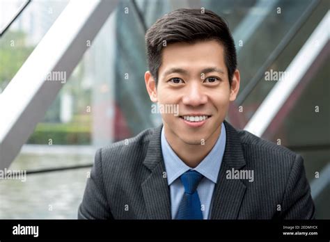 Male Handsome Man In Suit Hi Res Stock Photography And Images Alamy