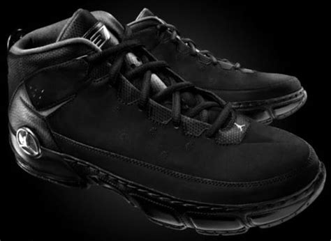 He knows how to setup his teammates in the right position to. Chris Paul Shoes: Nike Team Jordan CP (2007-08 NBA Season ...