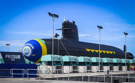 Construcción De Submarino Nuclear Para La Armada De Brasil Corre