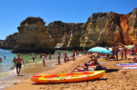 As melhores praias do Algarve o destino certo do verão em Portugal