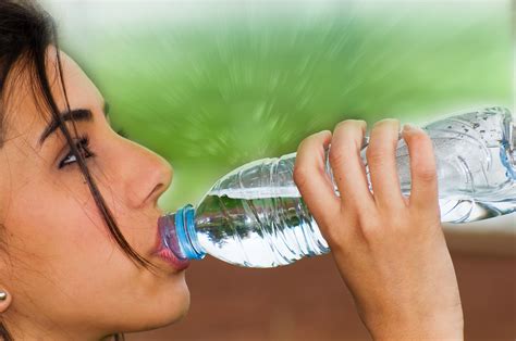 Cómo utilizar el agua para adelgazar imeoobesidad