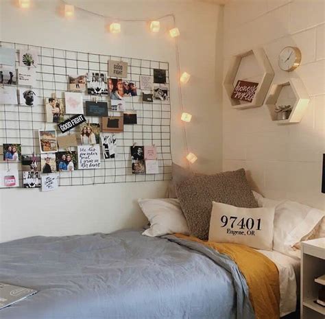 10 Photo Wall Collage Ideas For Your Bedroom Its Claudia G Dorm