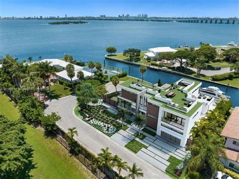 Miami Fl Luxury Homes For Sale 3421 Homes Zillow