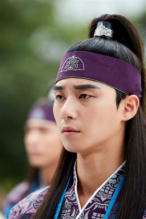 He is best known for his roles in the television dramas kill me, heal me (2015), she was pretty (2015). Park Seo Joon Hwarang - Korean Idol
