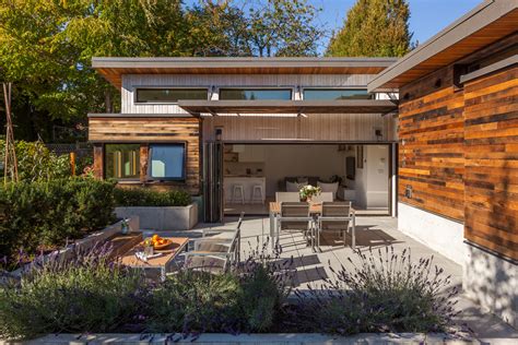 Vancouver Modern Home Tour Features A Laneway House Thats Gone Green