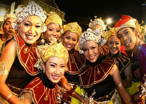 آشنایی با فرهنگ و آداب و رسوم مالزی