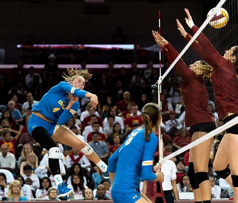 Crosstown Clash Ucla Womens Volleyball Falls To Usc Losing In Three