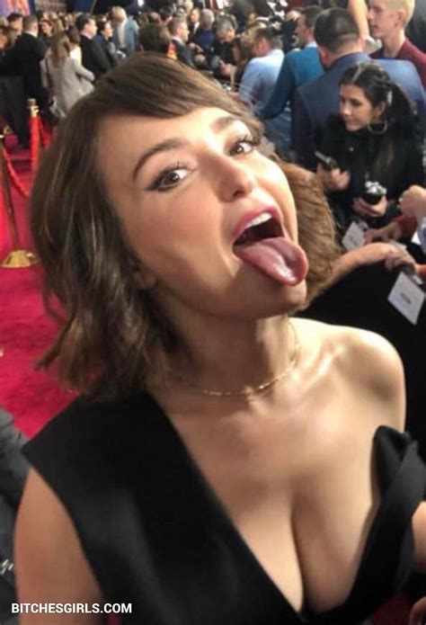 Milana Vayntrub Aka Lily With At T Hot Sex Picture