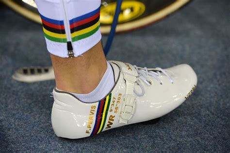 Mar 24, 2021 · a good pair of cycling shoes can make a big difference to your riding, helping you go faster while being more comfortable and looking great at the same time. Pro cyclists and their shoes: a never-ending love affair ...