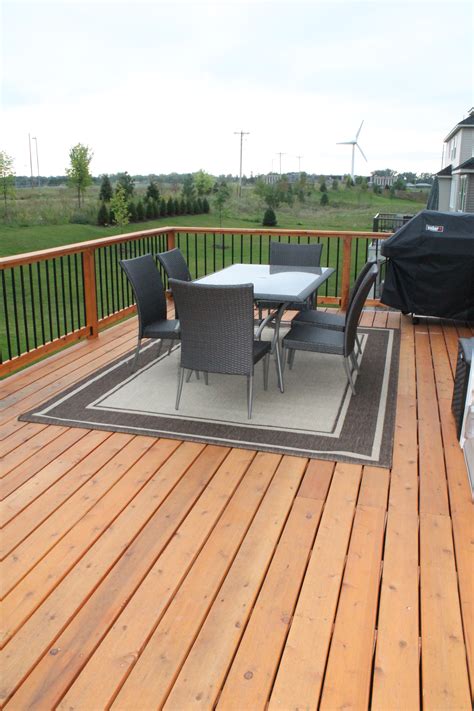 How To Build A Deck | 7 Pros & Cons Of Professional Vs DIY