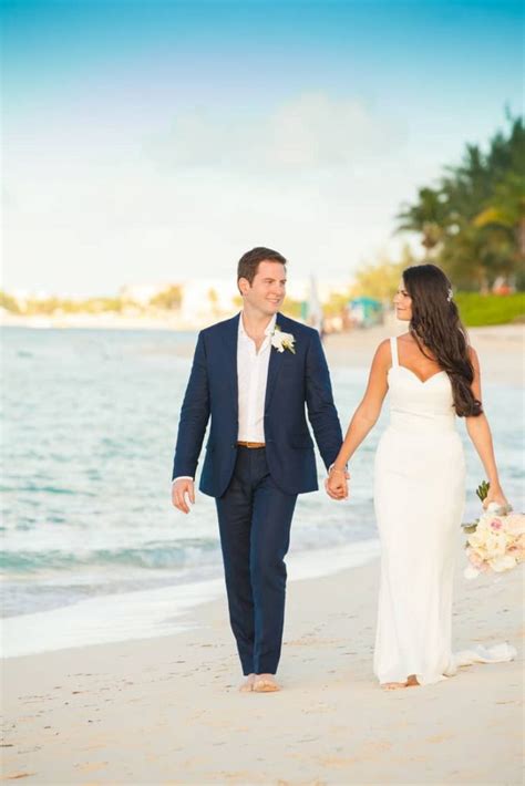 We carry an unparalled collection of beach wedding attire for men. The Right Beach Wedding Groom Attire | The Wedding Blog