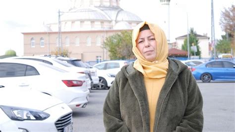 Kadıköy metrosunda bıçakla tehdit edilen kızın annesi konuştu