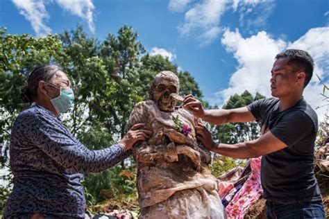 Pictures Real Life Day Of The Dead Festival In Indonesia