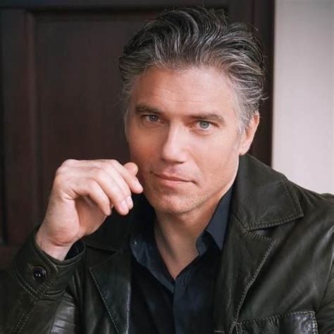 Anson Mount Captain Pike On Star Trek Discovery And On The New