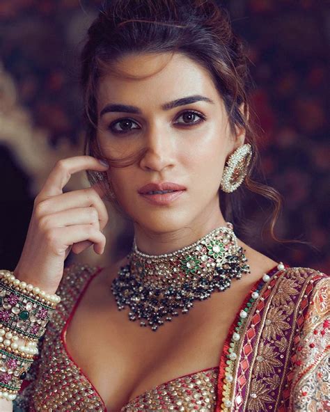 kriti sanon glamorous bollywood photo 43404417 fanpop