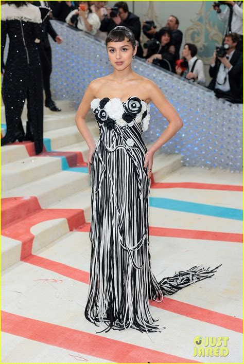 Olivia Rodrigos Dress Is In Bloom At The Met Gala 2023 Photo 4927976