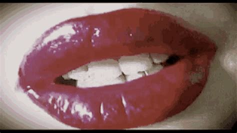 Close Up Red Lips Gif Closeup Redlips Licklips Discover Share Gifs