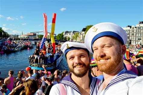 strong photos gay euro pride amsterdam 2016 © gay travel blog couple of men