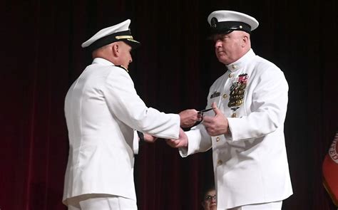 New Master Chief Takes The Helm As Navys Top Enlisted Leader Stars