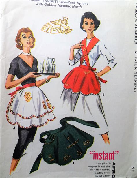 1950s Vintage Holiday Themed Apron With Gold Metallic Transfers Mccalls