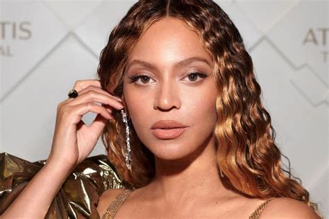 Beyoncé Enlouquece Web Com Primeiro Show Após Sete Anos De Hiato